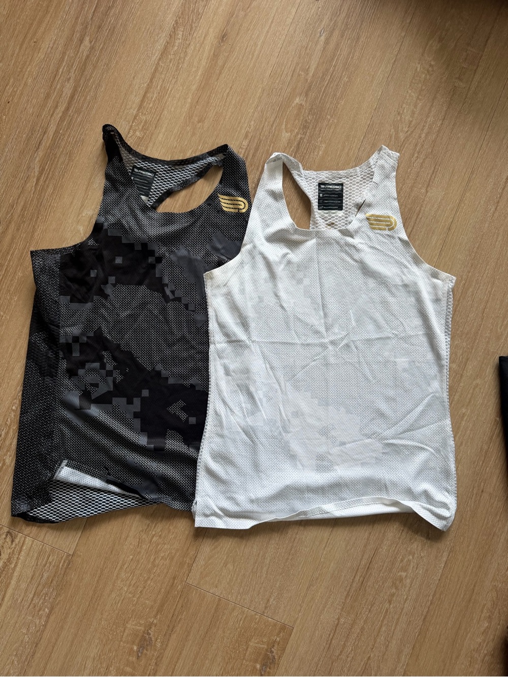 Pressio Elite Tank - Race Top (Racerback Mesh Tank; Set of Two Black & White)